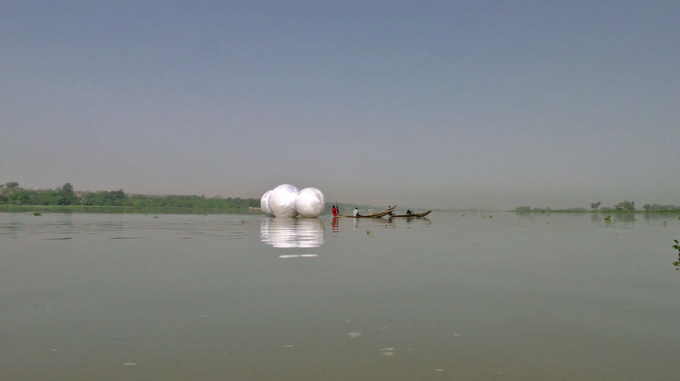 images/stories/site_yoyo/performances/nuage_niamey_goudel_04